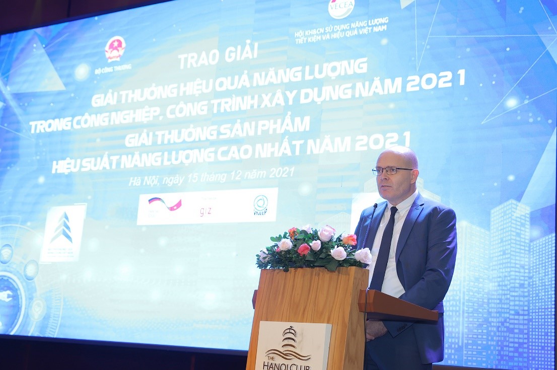 https://media.tietkiemnangluong.com.vn/Images/Upload/User/quantri/2021/12/5-mr_markus_bissel_giz.jpg